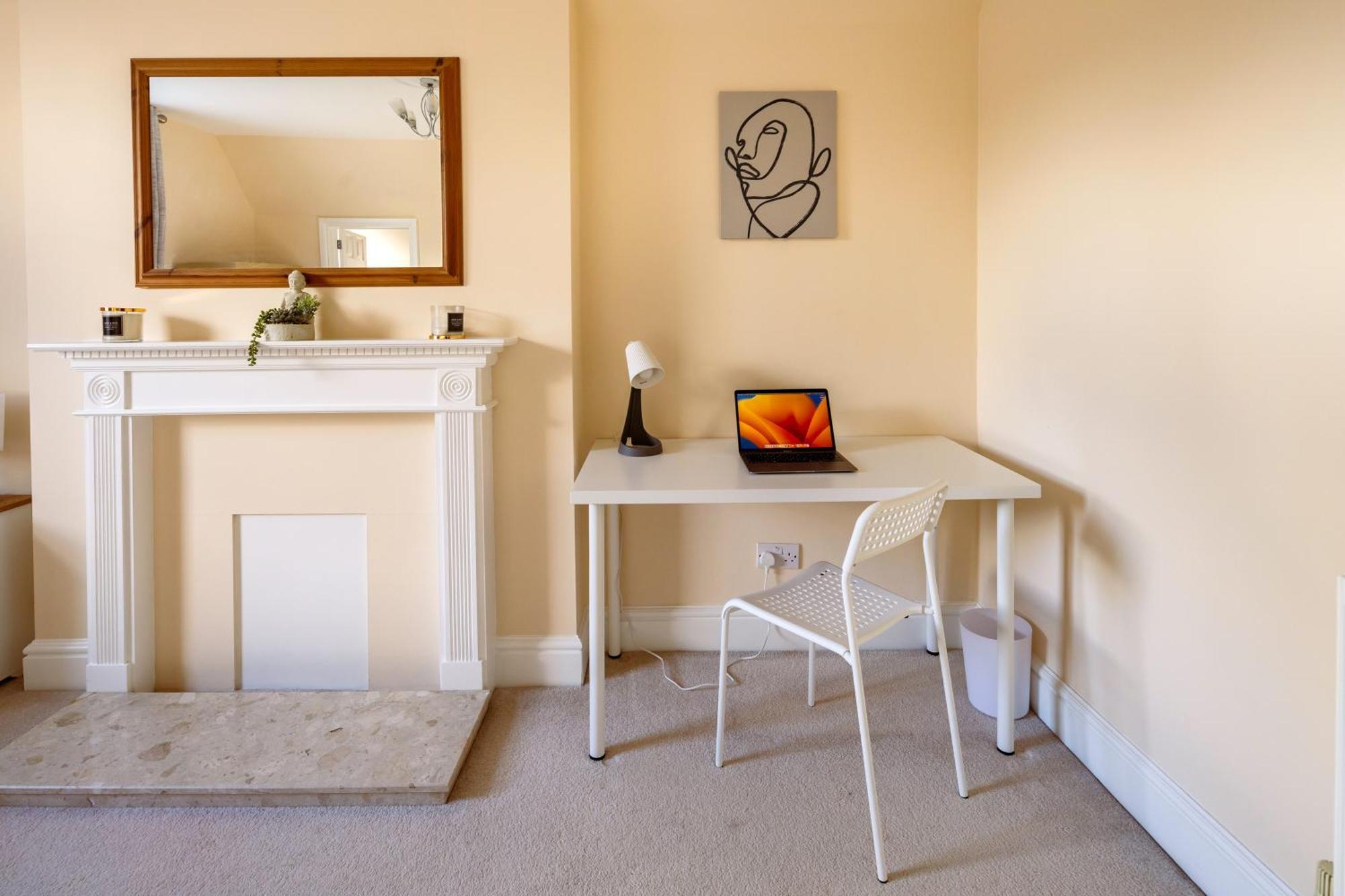 Apartment Station With Parking Guildford