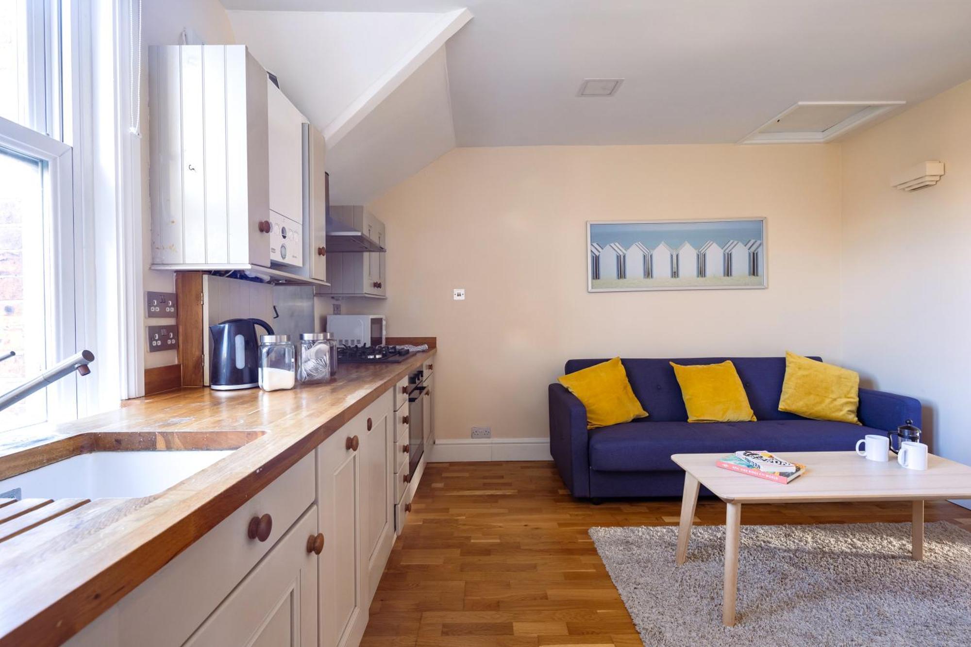 Station With Parking Apartment Guildford